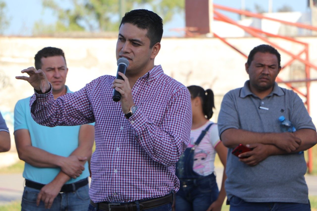 Promete Tecutli Gómez habilitar espacio recreativo en La Adelita