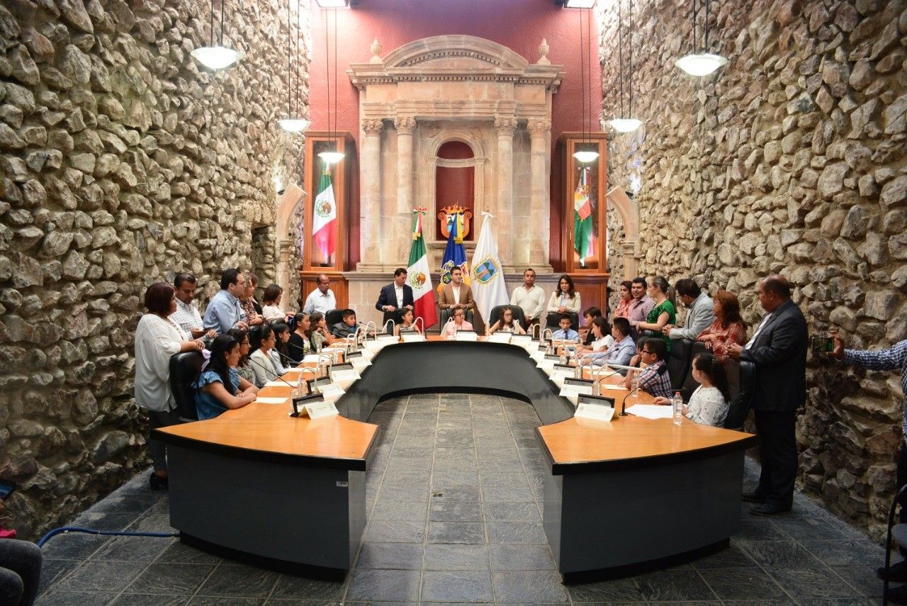 Sesiona cabildo infantil de la convocatoria «Alcalde por un Día»