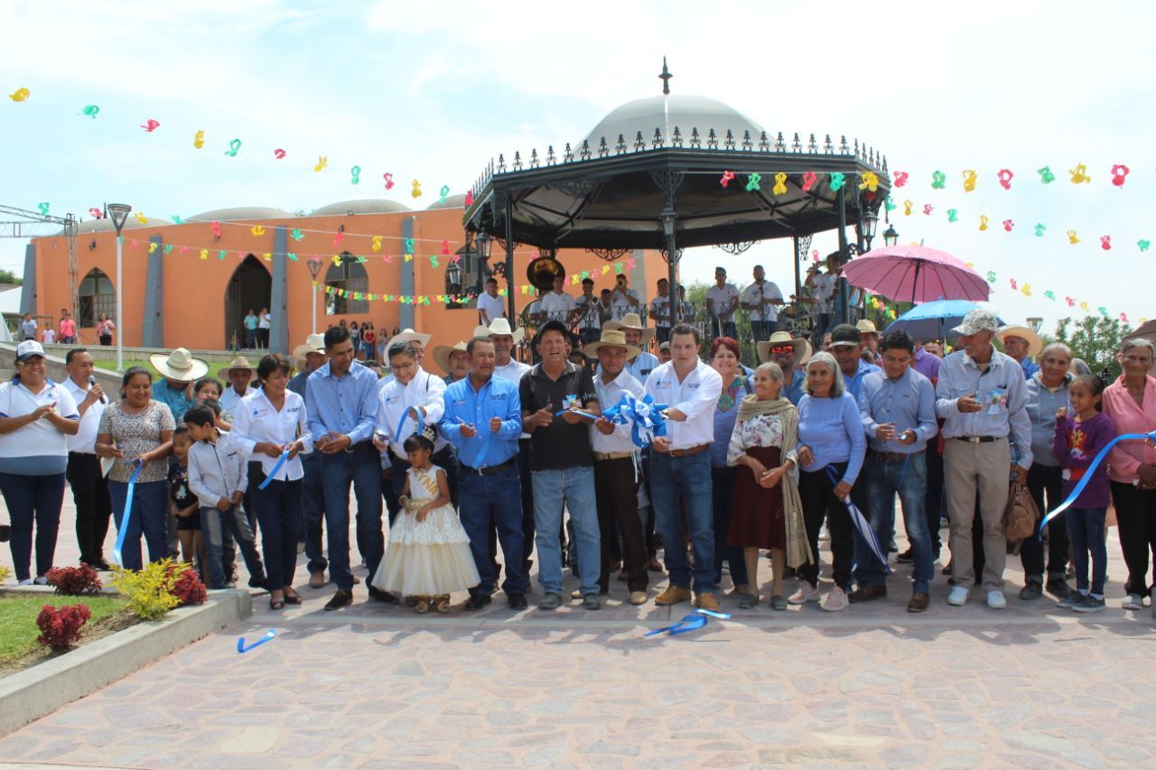 Inauguran Plaza Principal en comunidad Lomita del Aire
