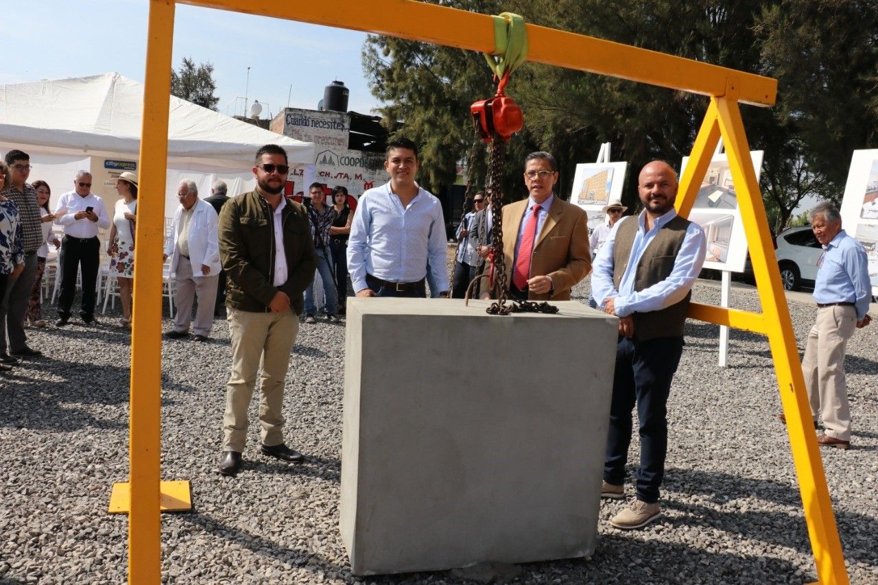 Colocan primera piedra del hotel City Express Lagos
