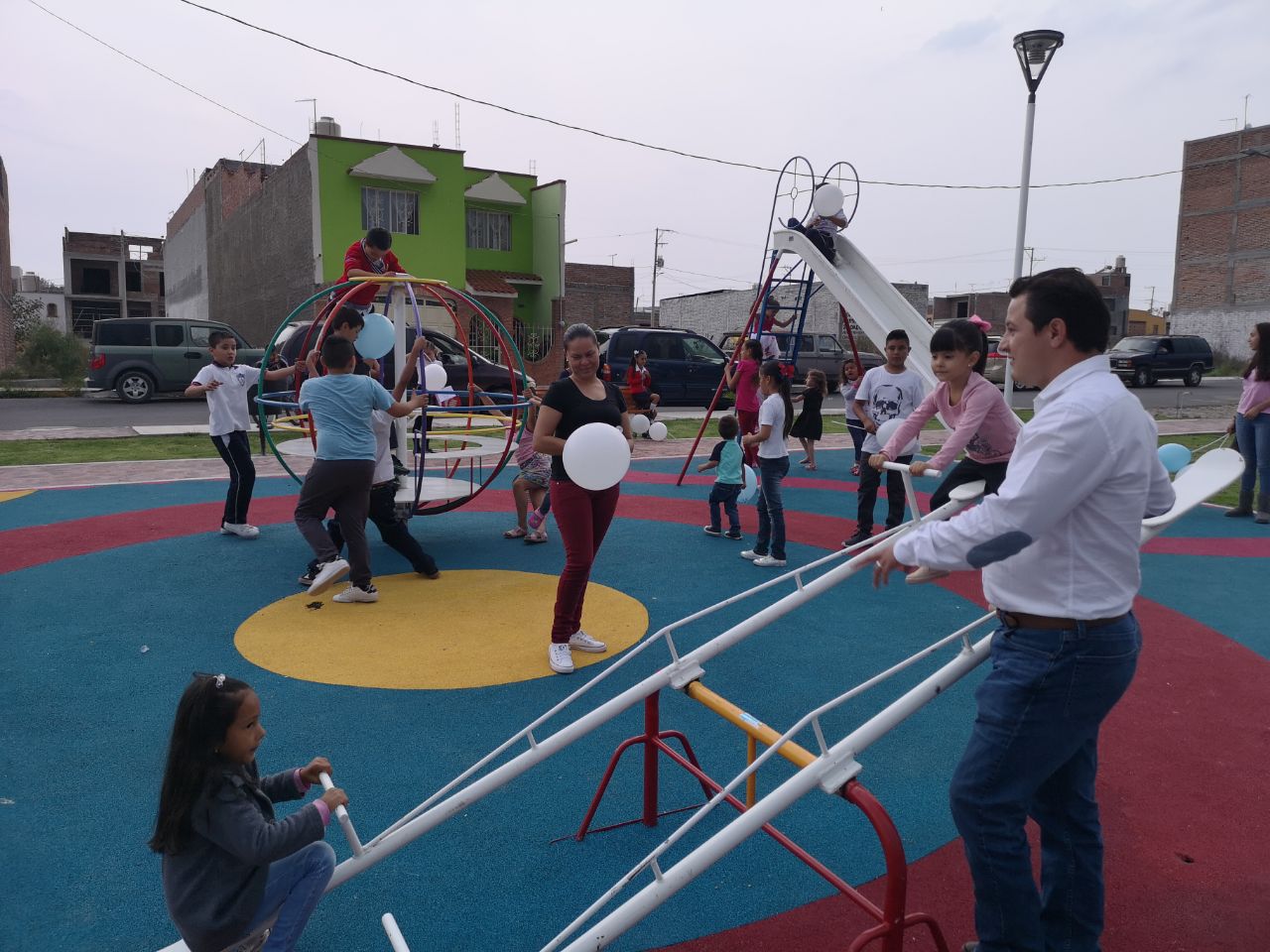 Inaugura Julio Hurtado Parque en Hacienda de Adobes