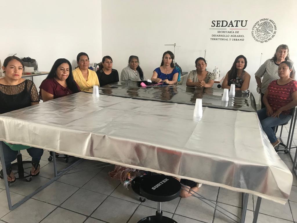 Concluye con éxito taller de costura impartido por IDEFT