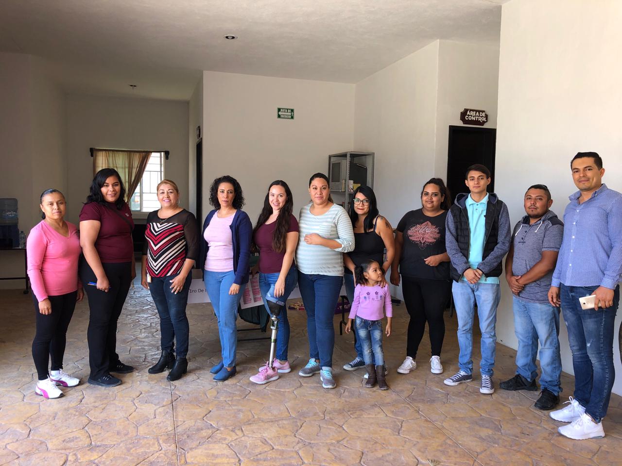 Gobierno Municipal e iniciativa privada entregan apoyo de calzado a niños de comunidades rurales