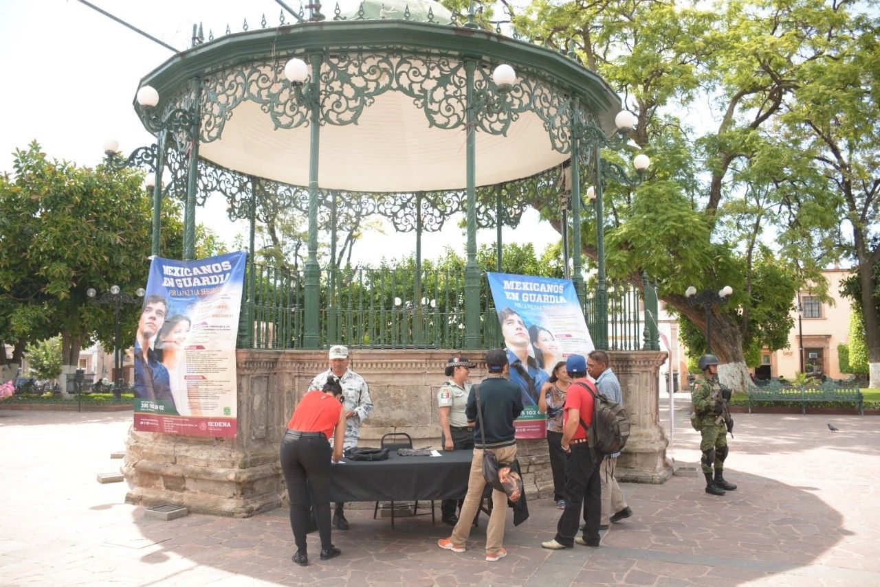 Instala Guardia Nacional módulo de reclutamiento en Jardín Principal