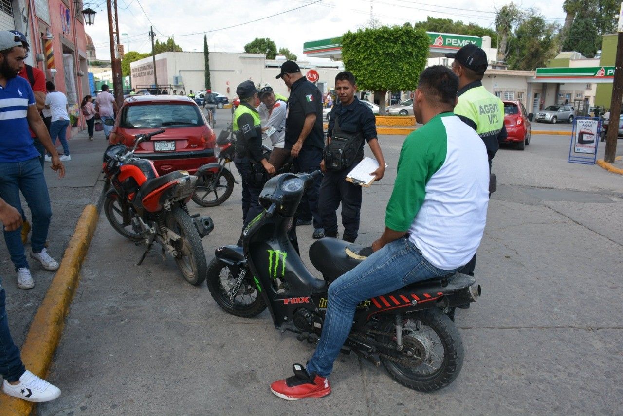 Intensifican los operativos de revisión a motociclistas
