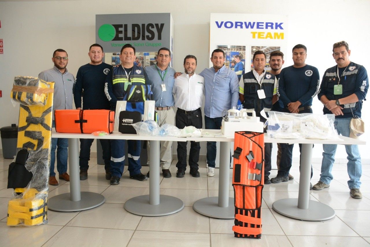 Empresas donan equipo a Protección Civil y Bomberos de Lagos