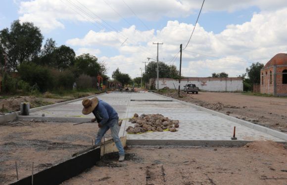 Registra notable avance la obra de empedrado del ingreso a la comunidad Torrecillas
