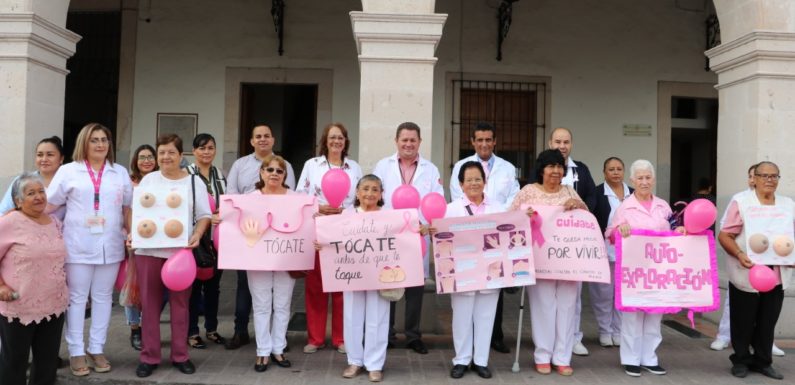Participan autoridades municipales en marcha contra el cáncer de mama