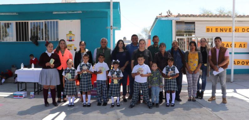 Entrega DIF Lagos apoyos en comunidad del Chayotillo