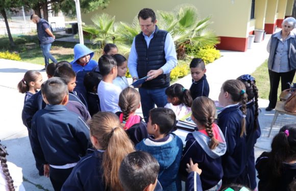 Crean bibliotecas escolares
