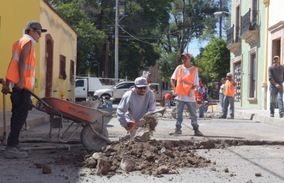 Inicia la reconstrucción de la calle González Peña