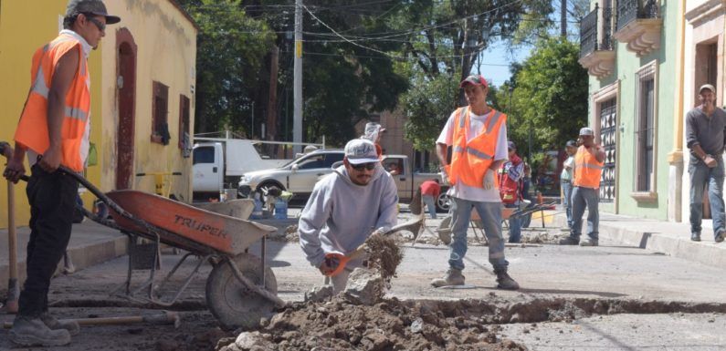 Inicia la reconstrucción de la calle González Peña