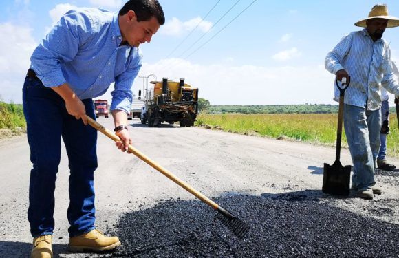 Rehabilita Julio Hurtado carretera con recursos 100% municipales