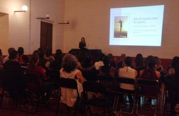 Imparte Desarrollo Económico conferencia de mujeres empoderadas