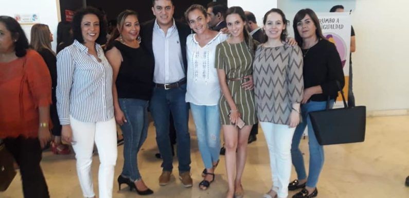 Mujeres laguenses reciben apoyo económico para proyectos empresariales