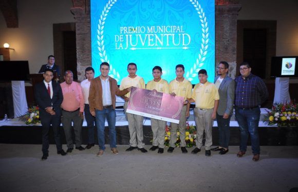 Ganan alumnos de la Secundaria Técnica 156 Premio Municipal de la Juventud 2019