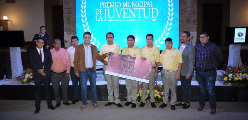 Ganan alumnos de la Secundaria Técnica 156 Premio Municipal de la Juventud 2019