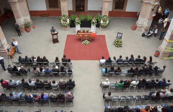 Rinden homenaje al Maestro Mario Gómez Mata