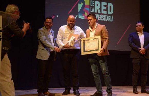 Universidad de Guadalajara entrega reconocimiento al Alcalde Tecutli Gómez