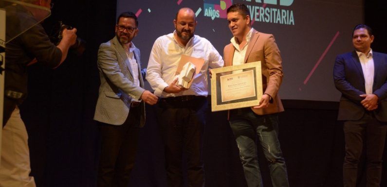 Universidad de Guadalajara entrega reconocimiento al Alcalde Tecutli Gómez