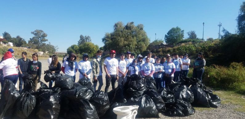 Intensifica Ecología las labores de limpieza en el Río Lagos