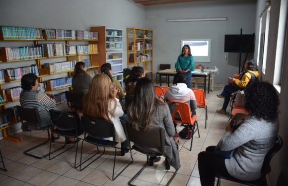 Capacitan a mujeres laguenses sobre paridad en el ámbito público