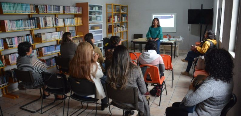 Capacitan a mujeres laguenses sobre paridad en el ámbito público