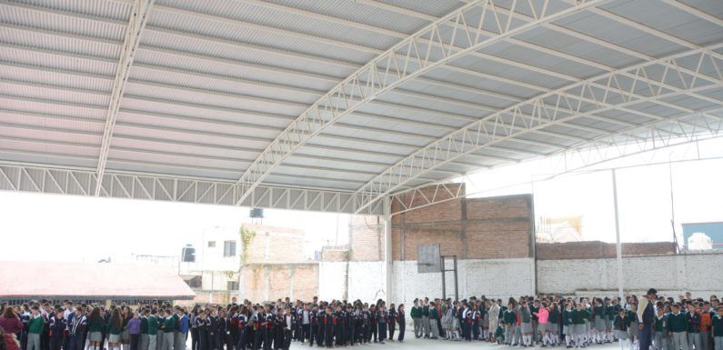 Dona domo a Secundaria José Rosas Moreno, el regidor Joaquín González Buz