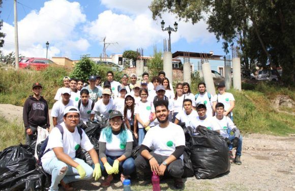 Se suman estudiantes a campaña de limpieza