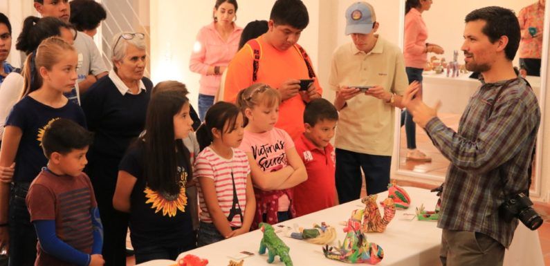 Imparten taller de «cartonería» en Casa del Artesano
