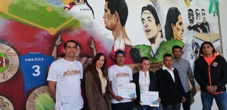 Develan nuevo mural en la Unidad Deportiva Zarco Pedroza