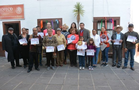 Entregan premios a participantes de concurso de nacimientos