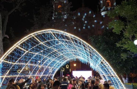 Inaugura Tecutli Gómez el Segundo Festival Navideño en Lagos