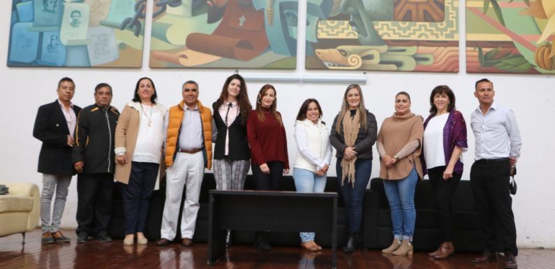 Exposición fotográfica «Lagos Mágico» se muestra en biblioteca pública María Söine de Helguera
