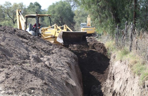 Construyen colector sanitario en comunidad los Sauces