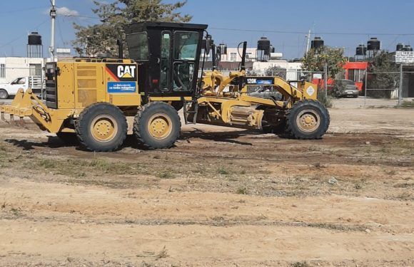Trabaja módulo de maquinaria en la rehabilitación de caminos rurales