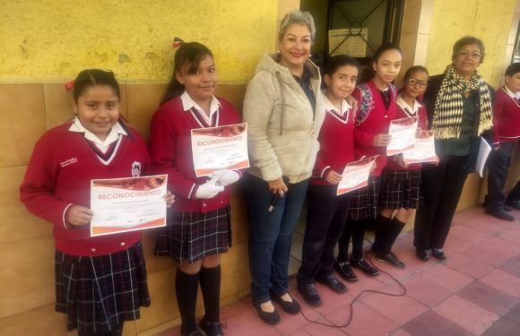Entregan reconocimientos a niños que participaron en curso de prevención de adicciones