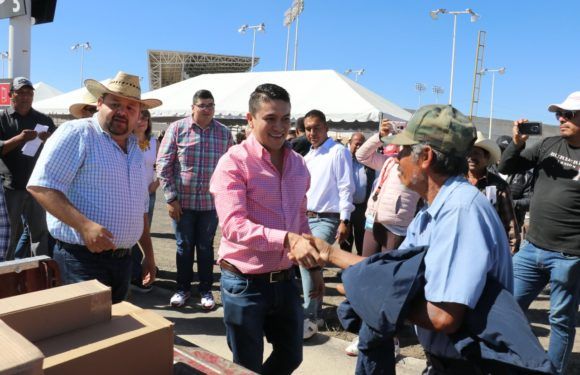 Entrega Tecutli Gómez 500 calentadores solares