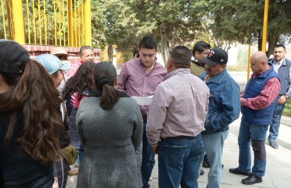 Atiende Tecutli Gómez las necesidades de pobladores de la zona rural