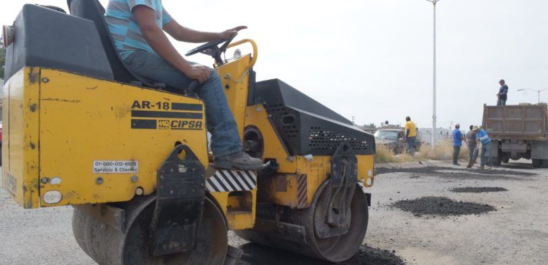 Realizan obras de bacheo en el Tepeyac