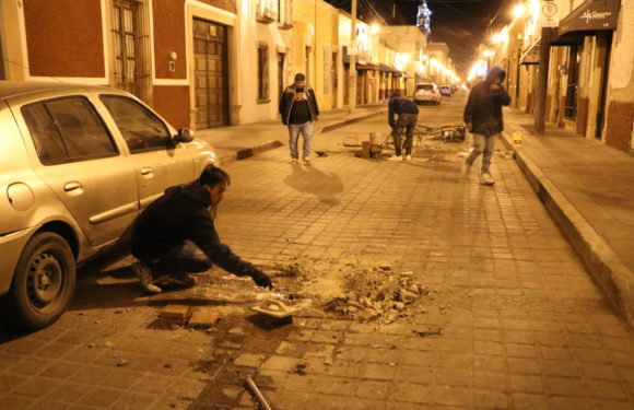 Rehabilitan zonas dañadas de la calle Hidalgo
