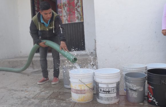 Solucionan desabasto de agua potable en Cuesta Blanca con envío de pipas