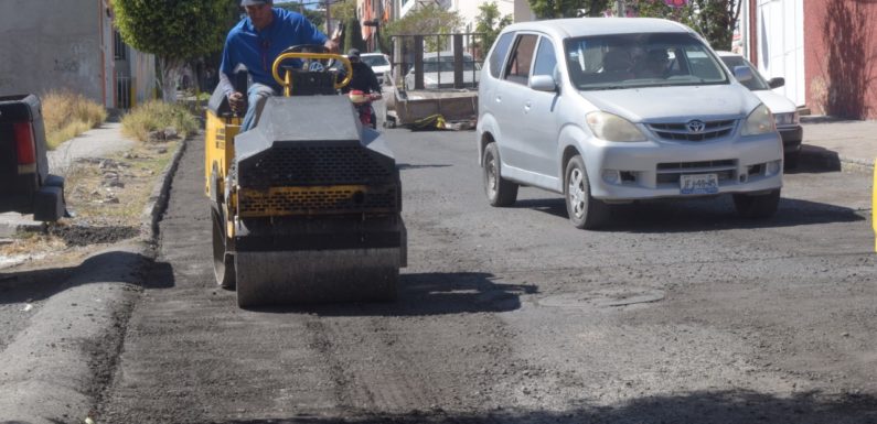 Realizan bacheo en Lomas del Valle y otros puntos de la ciudad