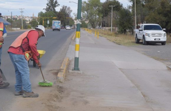 Limpian ciclovia que va desde “Santa Elena” hacia la Colonia “El Arenal”