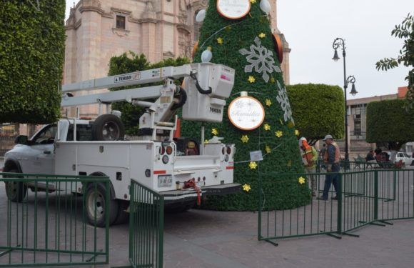 Retira alumbrado público adornos navideños