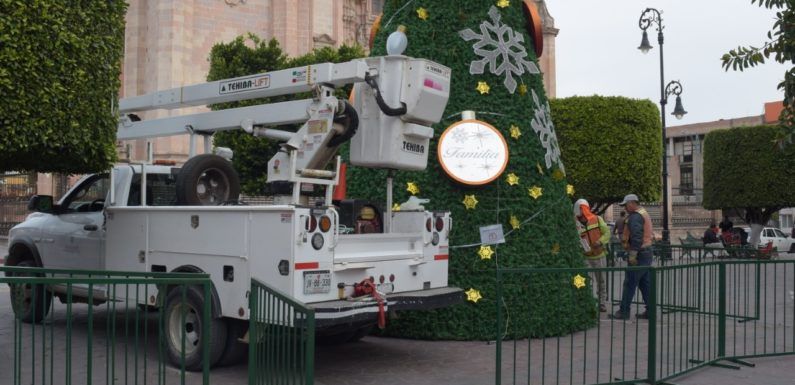 Retira alumbrado público adornos navideños