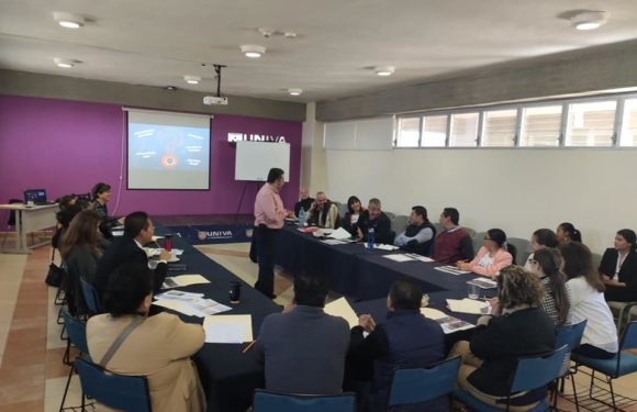Capacitan a prestadores de servicios turísticos