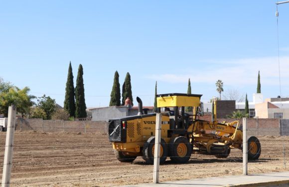 Adecuan terreno para la Feria de la Encarnación 2020