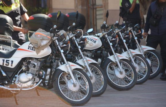 Entrega Tecutli Gómez cinco motocicletas a Tránsito Municipal