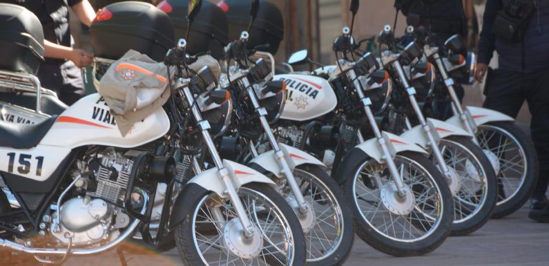 Entrega Tecutli Gómez cinco motocicletas a Tránsito Municipal